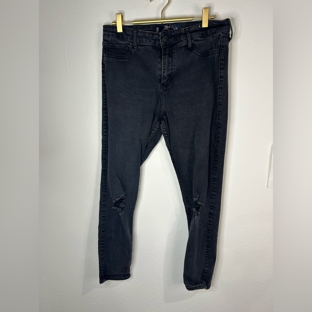 Hollister High-Rise Crop Skinny Jeans Distressed Black Women’s Size 13/31
